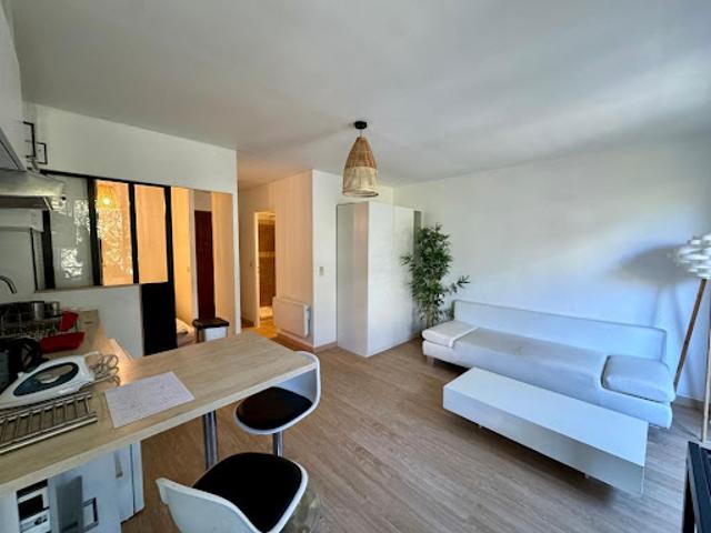 Location Appartement 1 pièce 27.6 m2 Sète