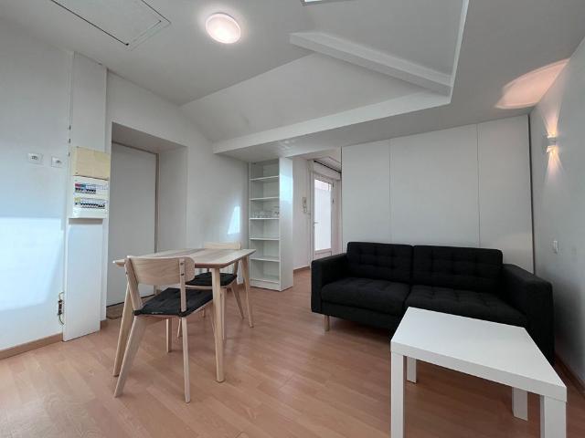 Location appartement 1 pièce, 27.80m², Nantes