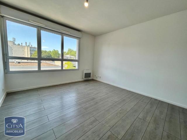 Location Appartement 1 pièce 27m² TOURS 37000