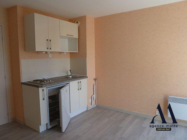 Location Appartement 1 pièce 27m² TOURS 37000