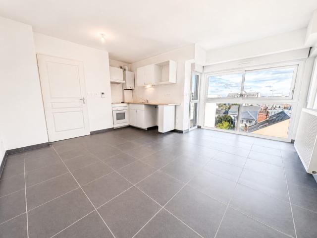 Location Appartement 1 pièce 27m² TOURS 37000