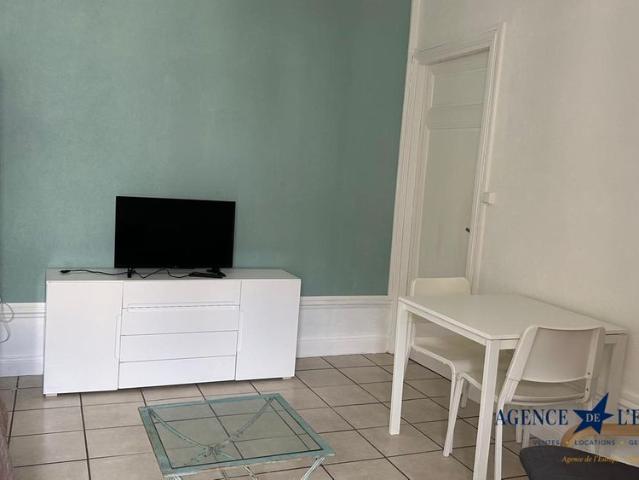 Location Appartement 1 pièce 27m² VICHY 03200