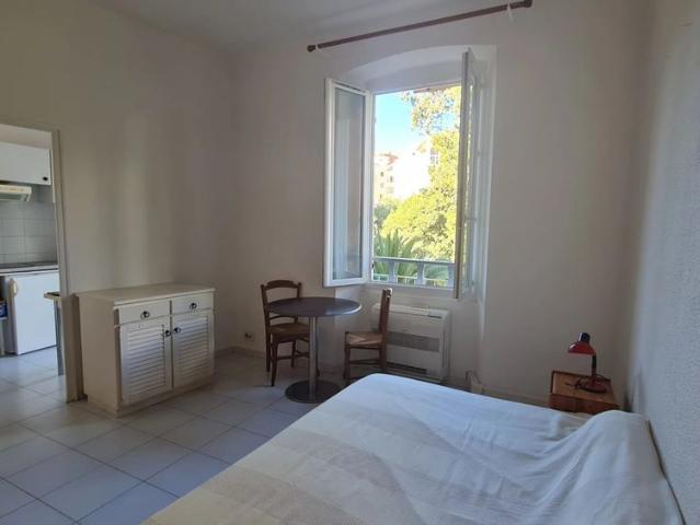 Location Appartement 1 pièce 27m² BASTIA 20200