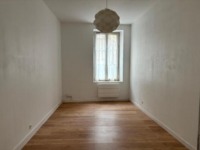 Location Appartement 1 pièce 27m² BORDEAUX 33000