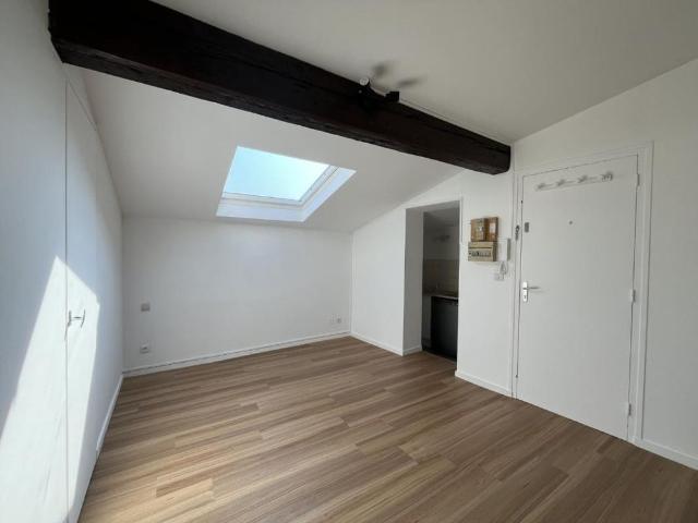 Location Appartement 1 pièce 27m² BORDEAUX 33000