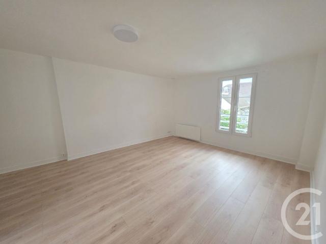 Location Appartement 1 pièce 27m² BRIE COMTE ROBERT 77170
