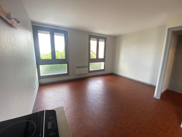Location Appartement 1 pièce 27m² CLERMONT FERRAND 63000