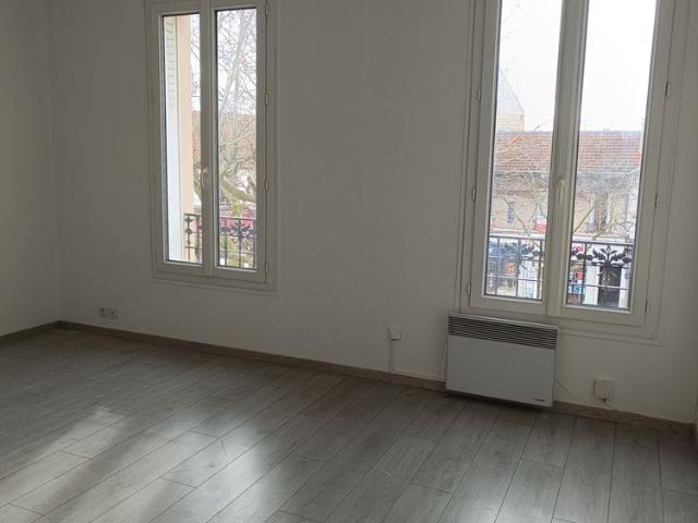 Location Appartement 1 pièce 27m² JOINVILLE LE PONT 94340