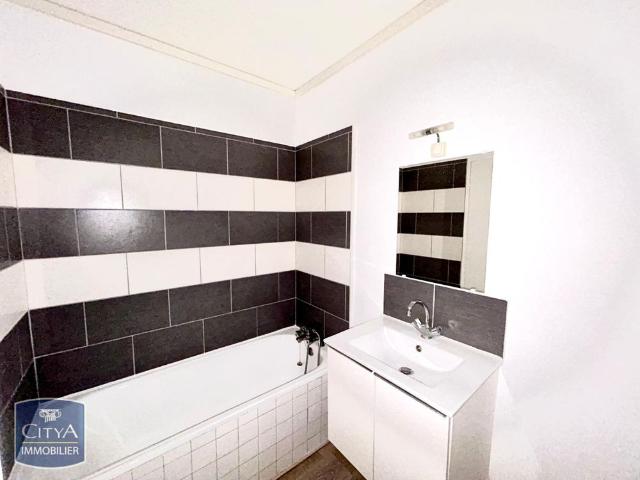 Location Appartement 1 pièce 27m² MACON 71000