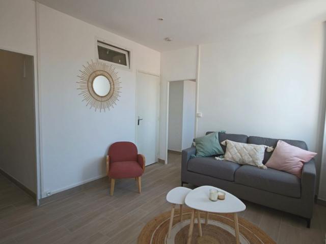 Location Appartement 1 pièce 27m² MARSEILLE 5ème