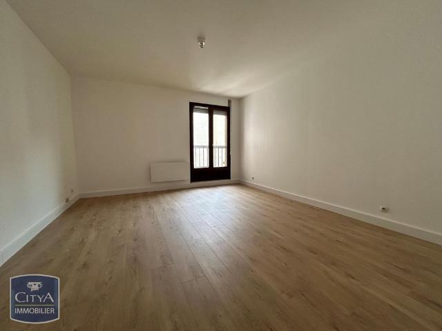 Location Appartement 1 pièce 27m² ST ETIENNE 42000