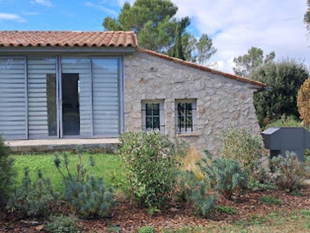 Location Appartement 1 pièce 28 m2 Roquefort les Pins