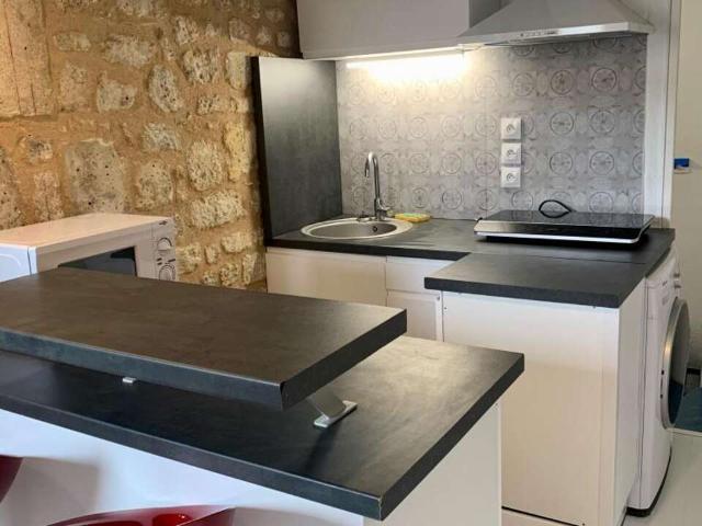 Location appartement 1 pièce 28 m² Angoulême 16000