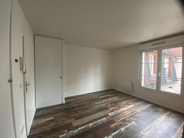 Location appartement 1 pièce, 28.00m², Yerres