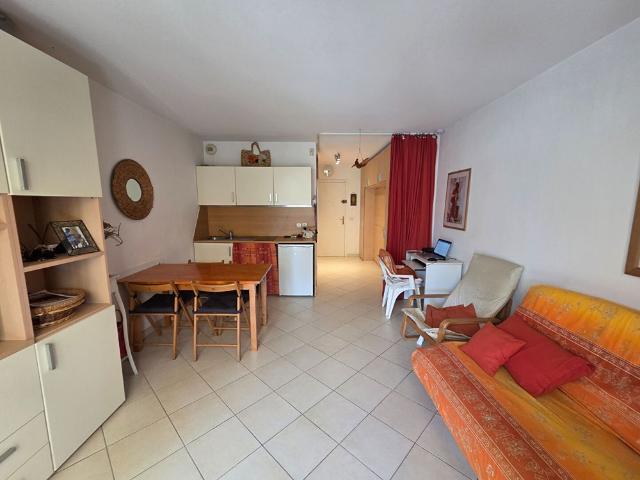 Location appartement 1 pièce, 28.10m², Saint Laurent du Var