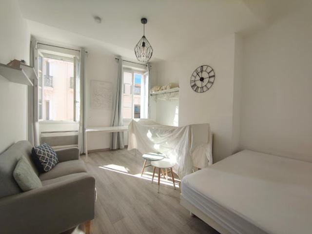 Location Appartement 1 pièce 28.1 m2 Toulon