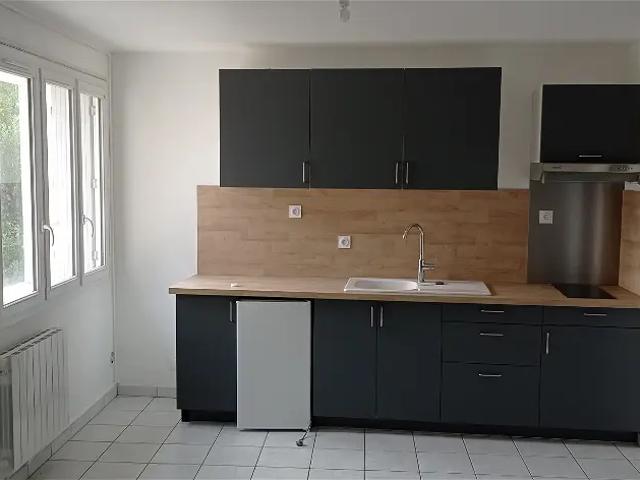 Location appartement 1 pièce 28.4m² à Niort 79000