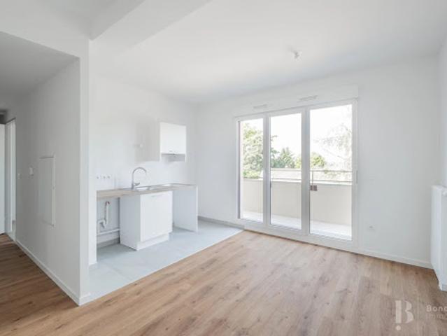Location Appartement 1 pièce 28.69 m2 Saint Cyr l'Ecole