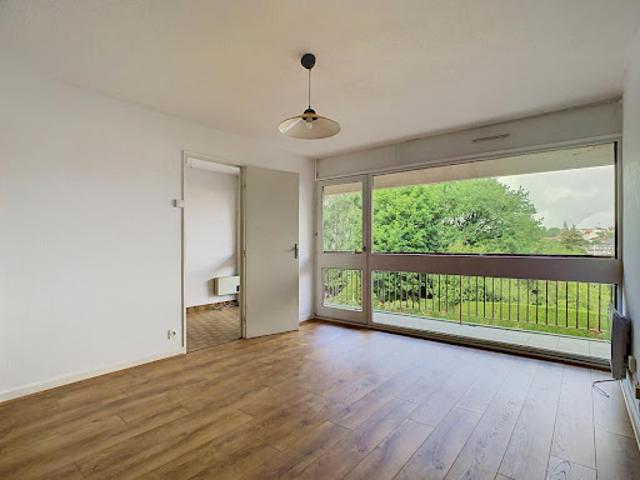 Location Appartement 1 pièce 28.8 m2 Aurillac