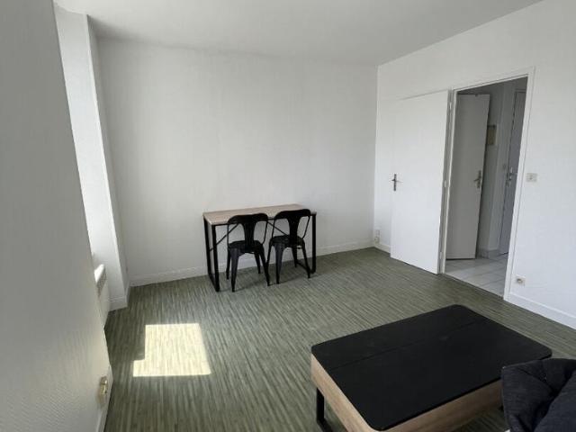 Location Appartement 1 pièce 28m²