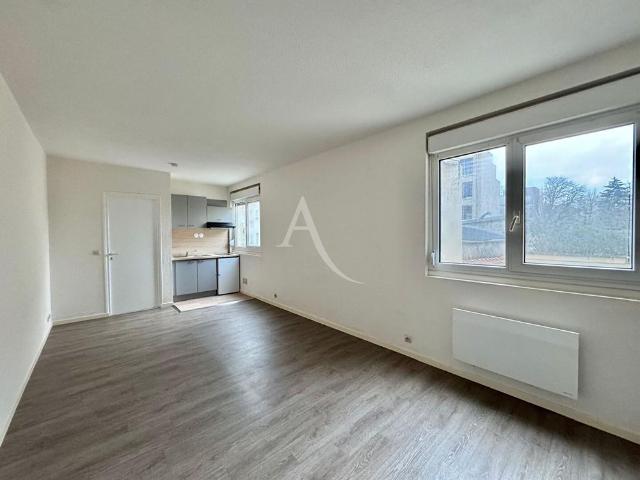 Location Appartement 1 pièce 28m²