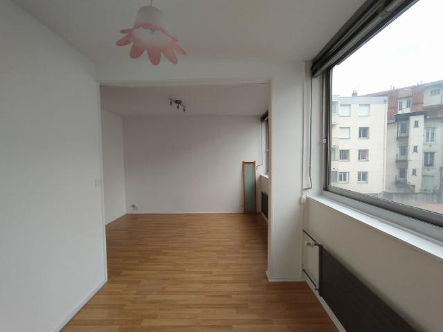 Location Appartement 1 pièce 28m²