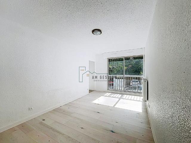 Location Appartement 1 pièce 28m²