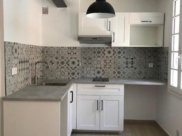 Location Appartement 1 pièce 28m² TOULON 83000
