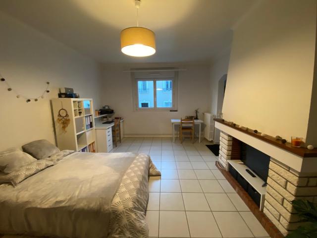 Location Appartement 1 pièce 28m² TOURS 37000