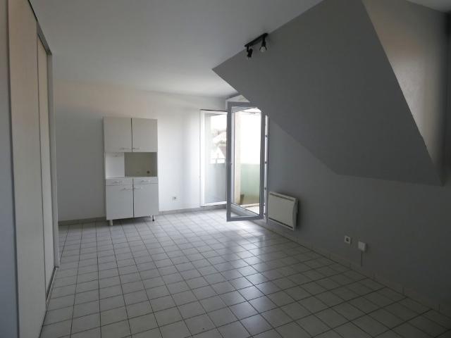 Location Appartement 1 pièce 28m² BEAUNE 21200