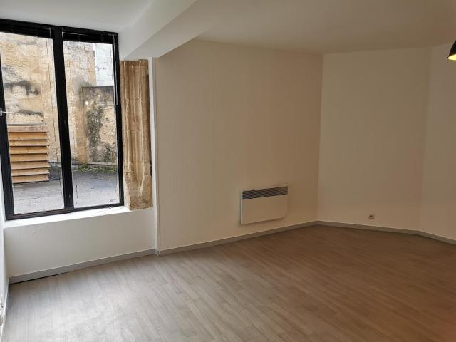 Location Appartement 1 pièce 28m² BORDEAUX 33000