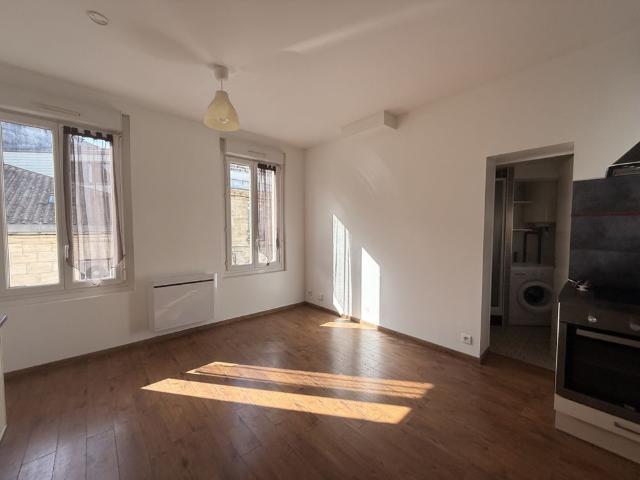 Location Appartement 1 pièce 28m² BORDEAUX 33800