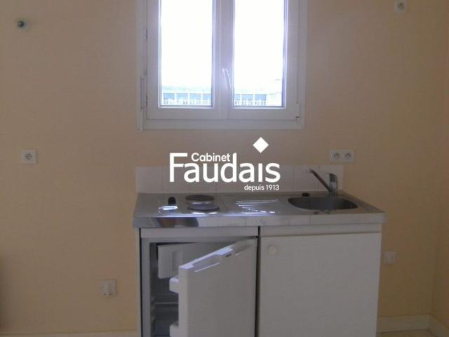 Location Appartement 1 pièce 28m² CONDE SUR VIRE 50890