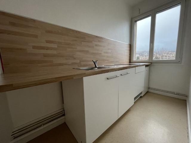 Location Appartement 1 pièce 28m² CLERMONT FERRAND 63000