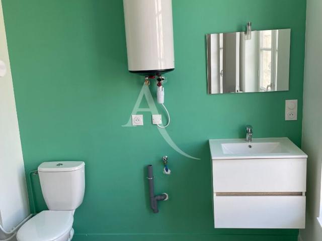 Location Appartement 1 pièce 28m² FONTENAY LE COMTE 85200