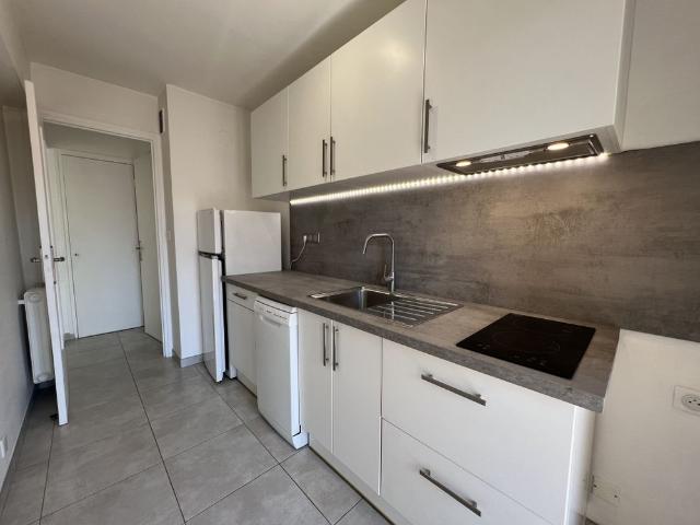 Location Appartement 1 pièce 28m² LE CANNET 06110