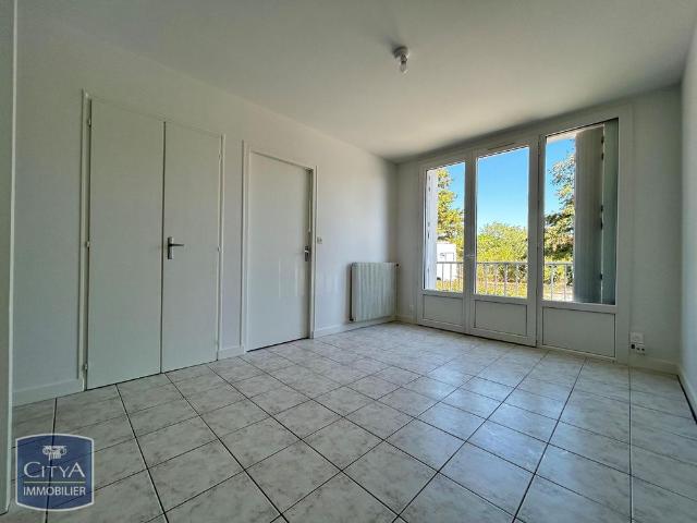 Location Appartement 1 pièce 28m² NIORT 79000