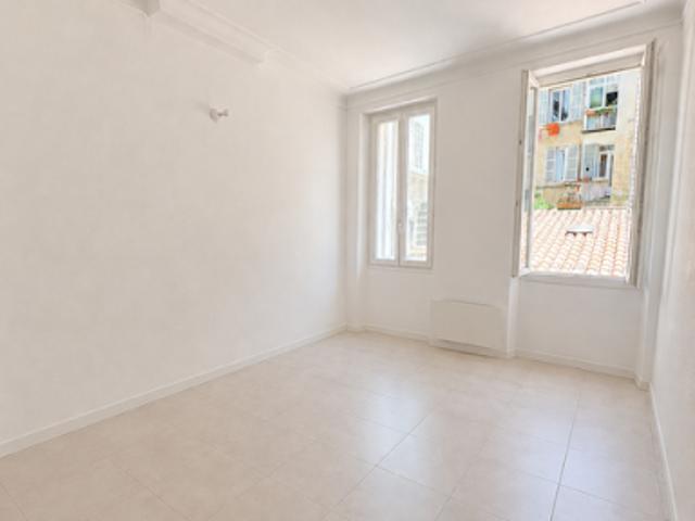 Location Appartement 1 pièce 29 m2 Marseille 1er
