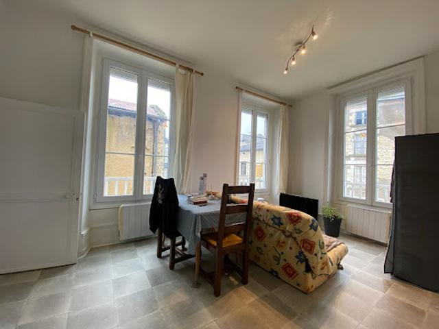 Location Appartement 1 pièce 29 m2 Mirebeau