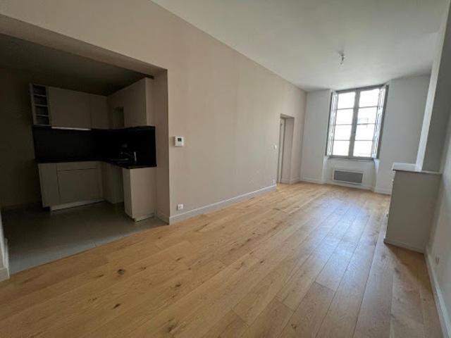 Location Appartement 1 pièce 29 m2 Paris 9ème