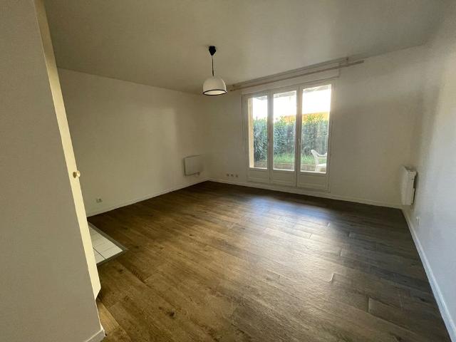 Location appartement 1 pièce, 29.35m², Gif sur Yvette