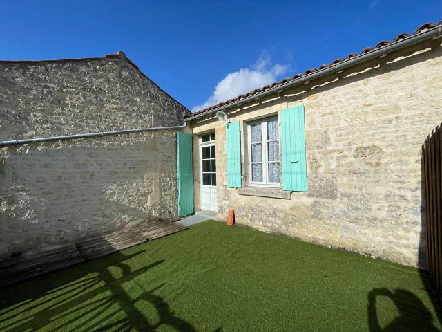 Appartement 1 pièce Fontenay le Comte 29.41m² 470€ à louer l'Adresse