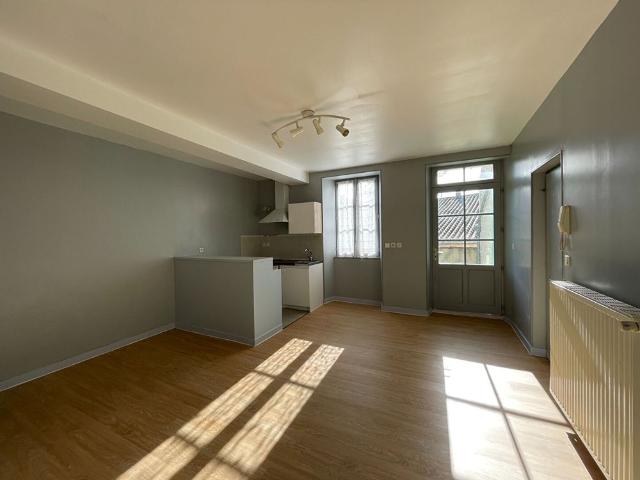 Location appartement 1 pièce, 29.41m², Fontenay le Comte