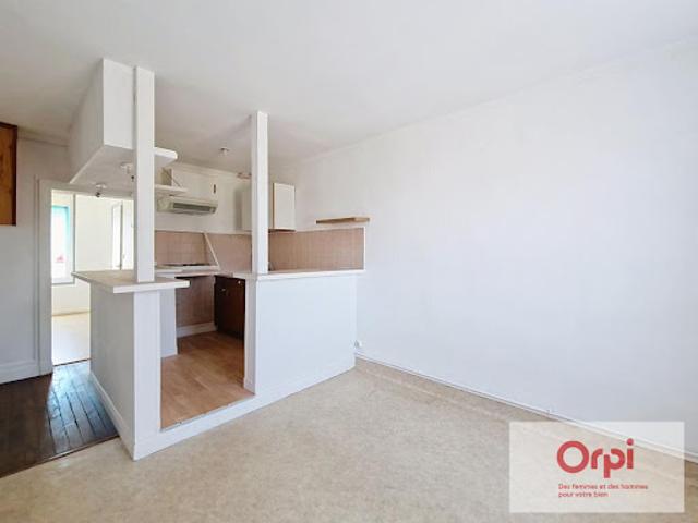 Location Appartement 1 pièce 29.67 m2 Montluçon