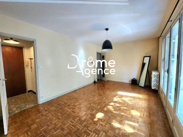 Location Appartement 1 pièce 29m² VALENCE 26000