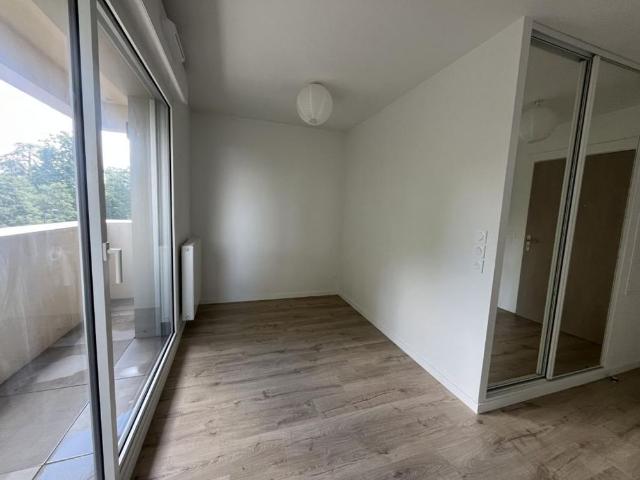 Location Appartement 1 pièce 29m² BORDEAUX 33200
