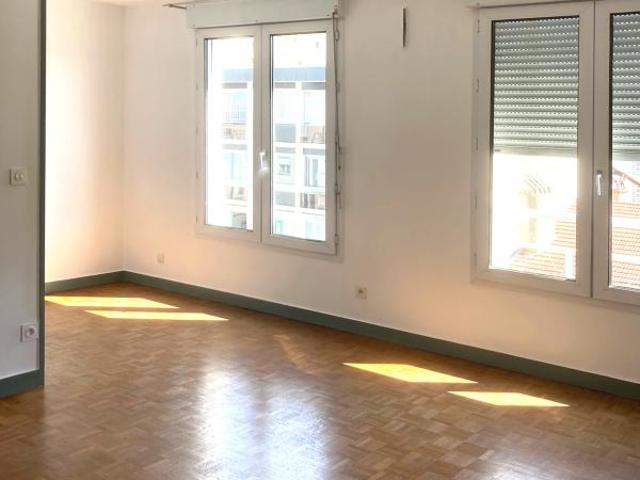 Location Appartement 1 pièce 29m² LYON 6ème