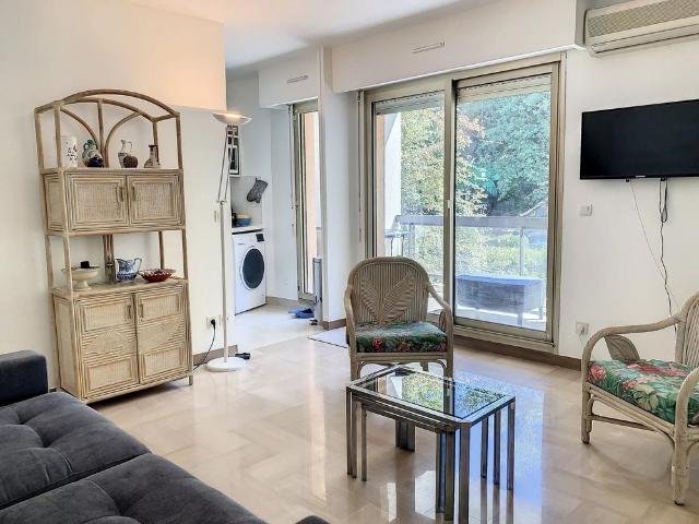 Location Appartement 1 pièce 29m² MOUGINS 06250