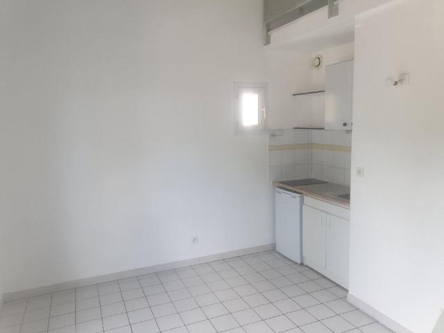 Location Appartement 1 pièce 29m² NIMES 30000