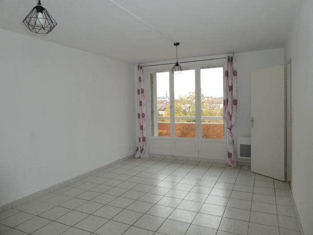 Location Appartement 1 pièce 29m² SENS 89100